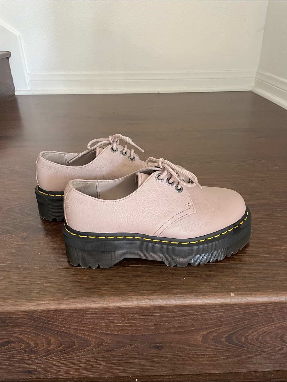 Dr. Martens Women’s Platform Leather 1461 Shoes (Vintage Taupe) - Picture 4 of 8